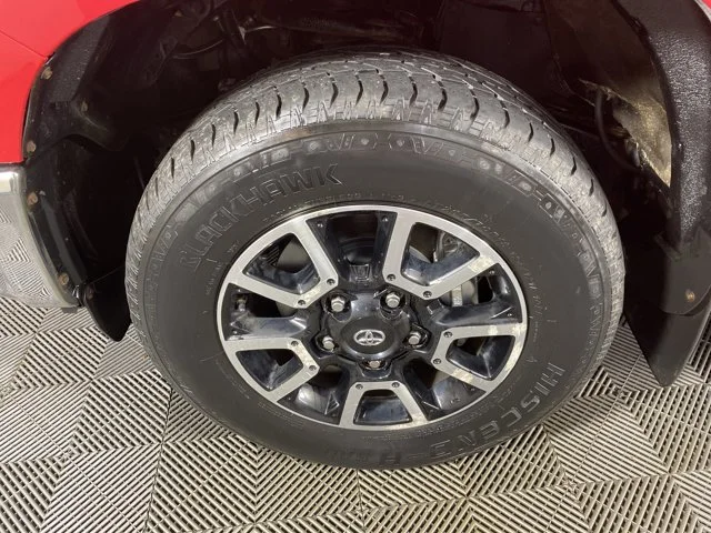 Used 2014 Red Toyota SR5 image 10
