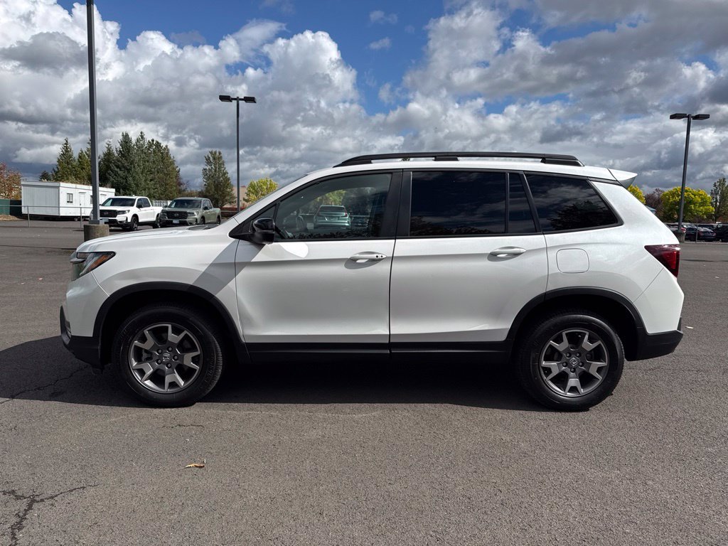 Used 2023 Platinum White Pearl Honda TrailSport image 4
