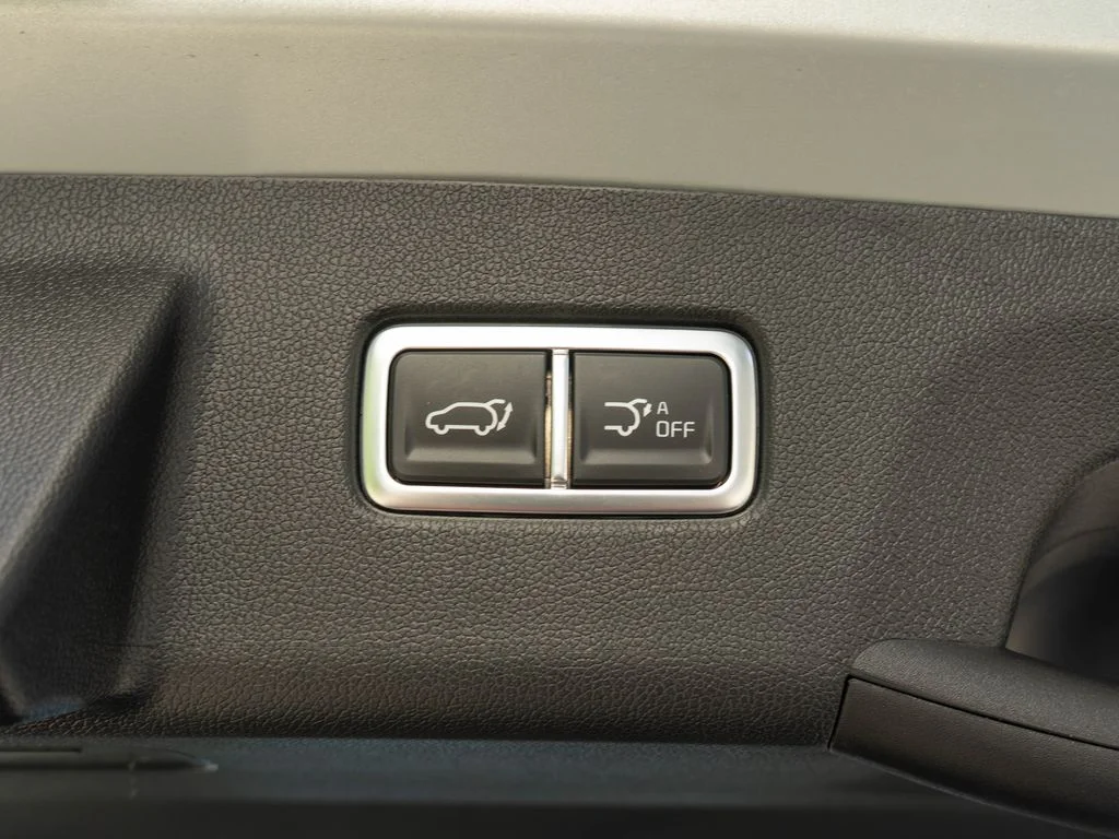 New 2026 Ivory Silver Kia EX image 31