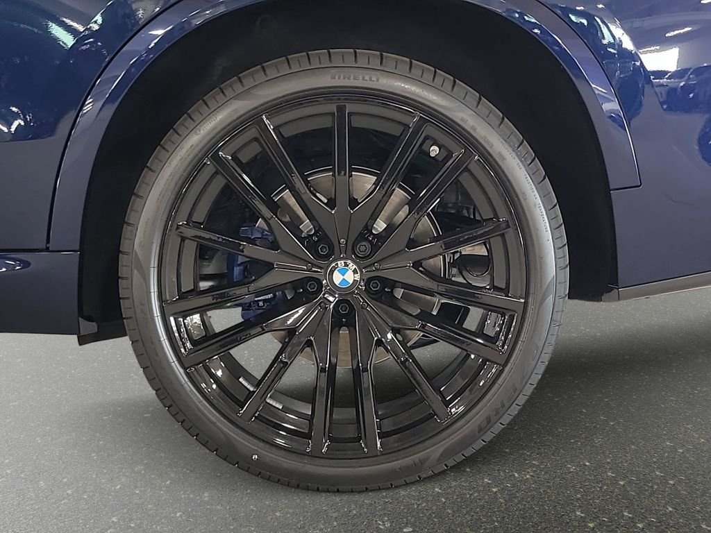 New 2026 Tanzanite Blue II Metallic BMW sDrive40i image 17