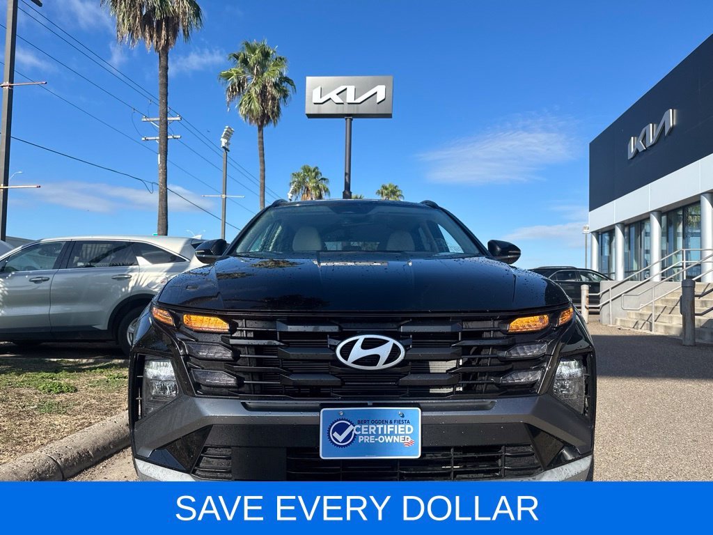 Used 2025 Black Hyundai SEL Convenience image 2