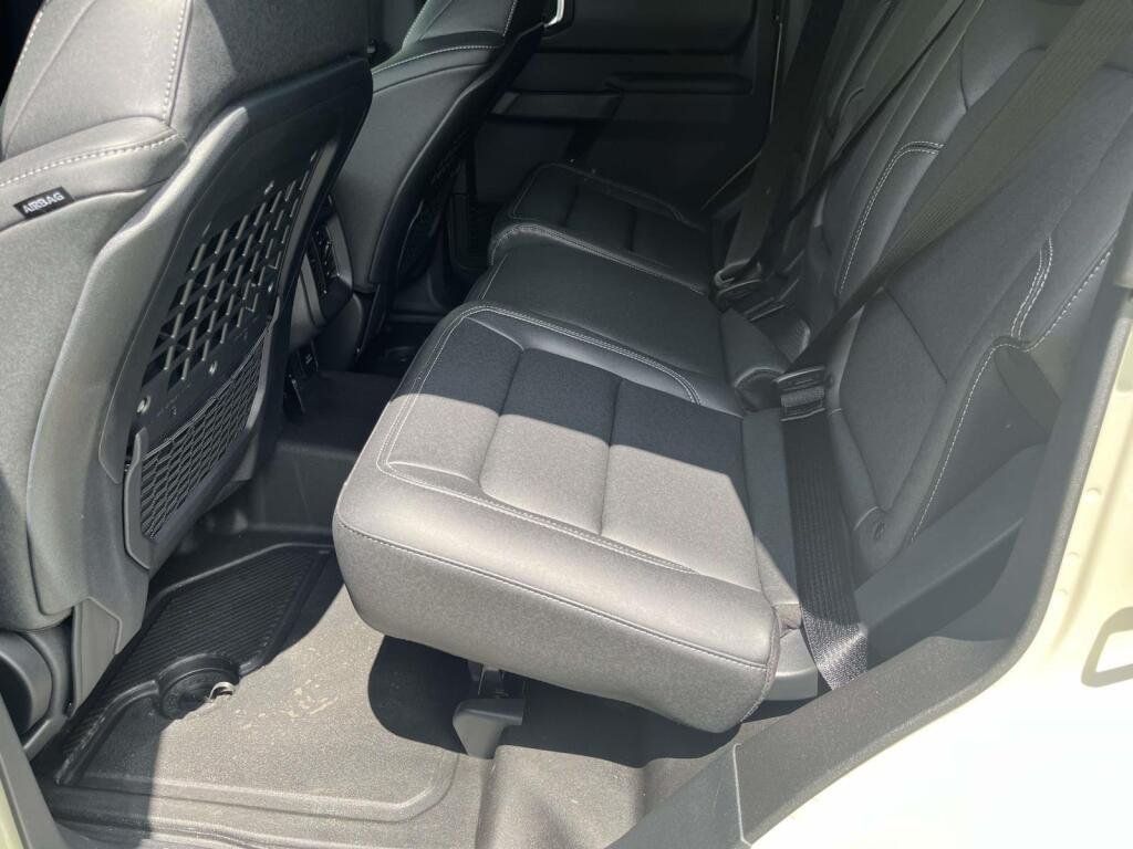 New 2025 Desert Sand Ford Badlands image 17