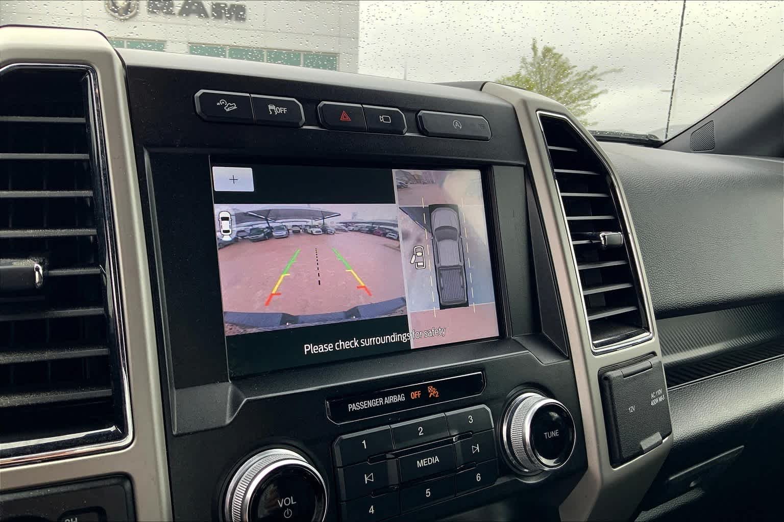 Used 2020 Agate Black Metallic Ford LARIAT image 23