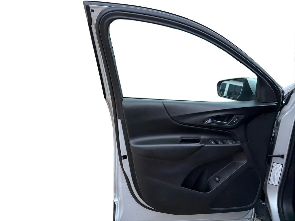 Used 2018 Silver Ice Metallic Chevrolet LT image 20