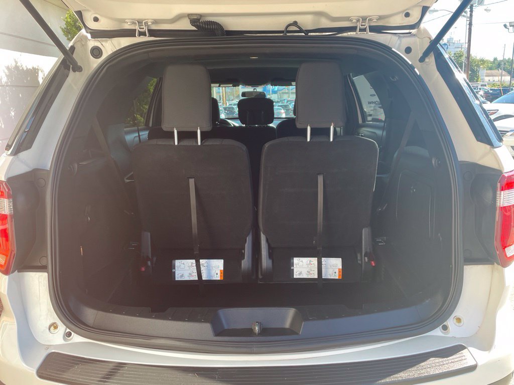 Certified Used 2019 White Platinum Clearcoat Metallic Ford XLT image 10