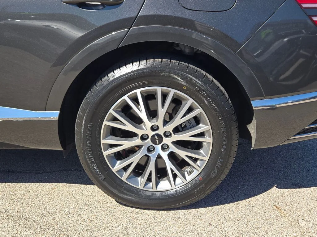 Used 2025 Gray Genesis 2.5T image 15