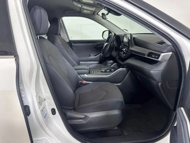 Used 2021 White Toyota LE image 4