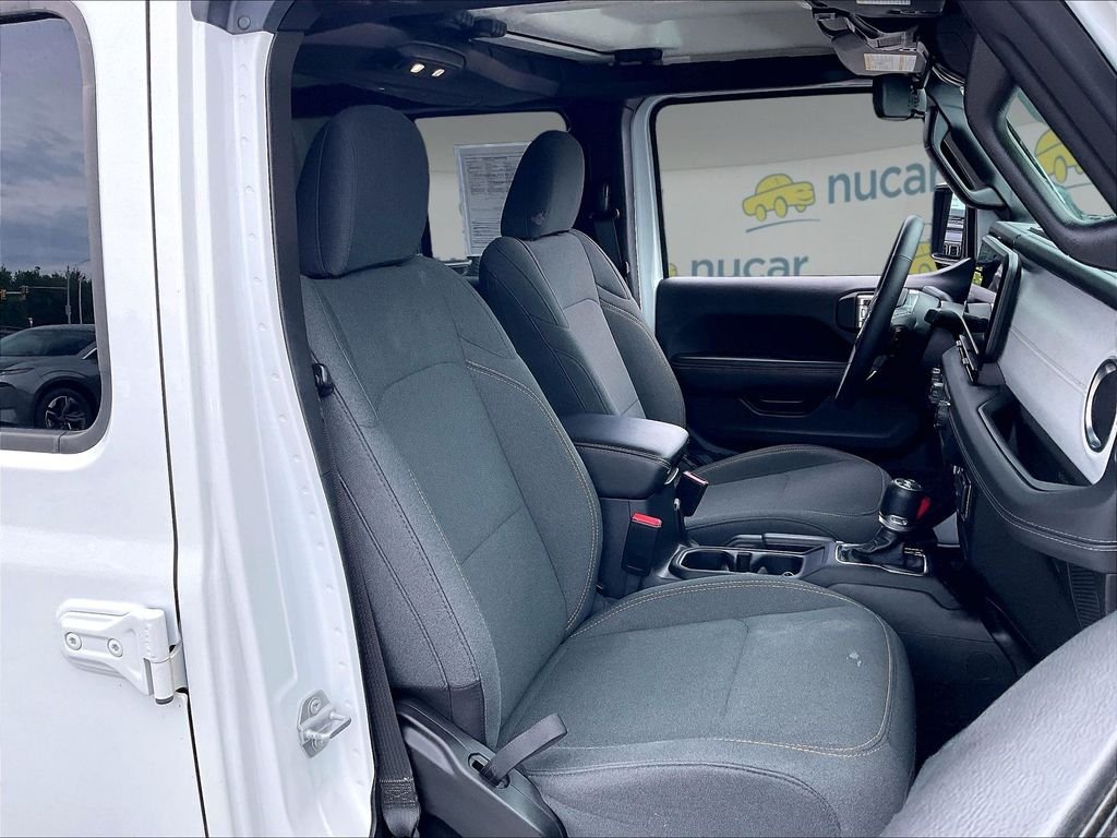Used 2025 Bright White Clearcoat Jeep Sahara image 10