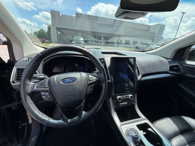 Used 2022 Black Ford SEL image 10
