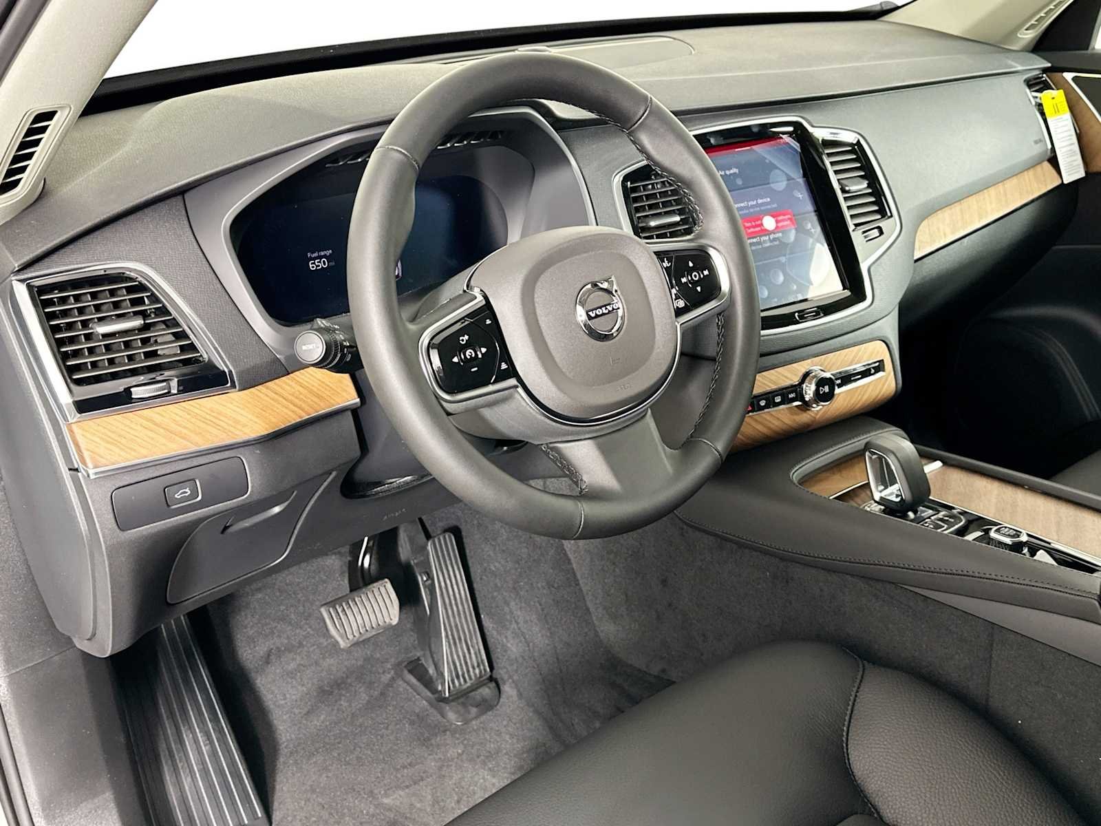 Certified Used 2025 Crystal White Volvo Plus image 7
