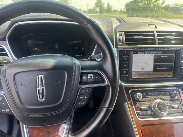 Used 2017 Black Lincoln Reserve image 10