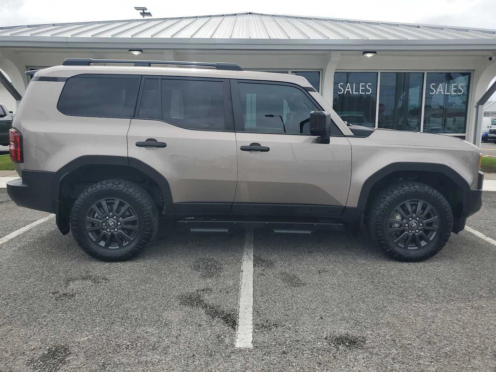 Used 2024 Meteor Shower Silver Toyota  image 10