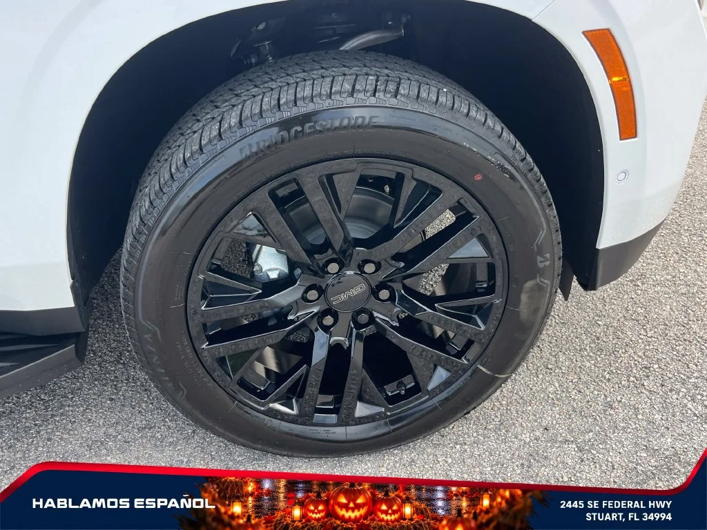 New 2027 Summit White GMC Elevation image 22
