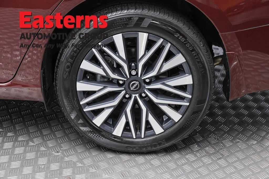 Used 2024 Red Nissan 2.5 SV image 8