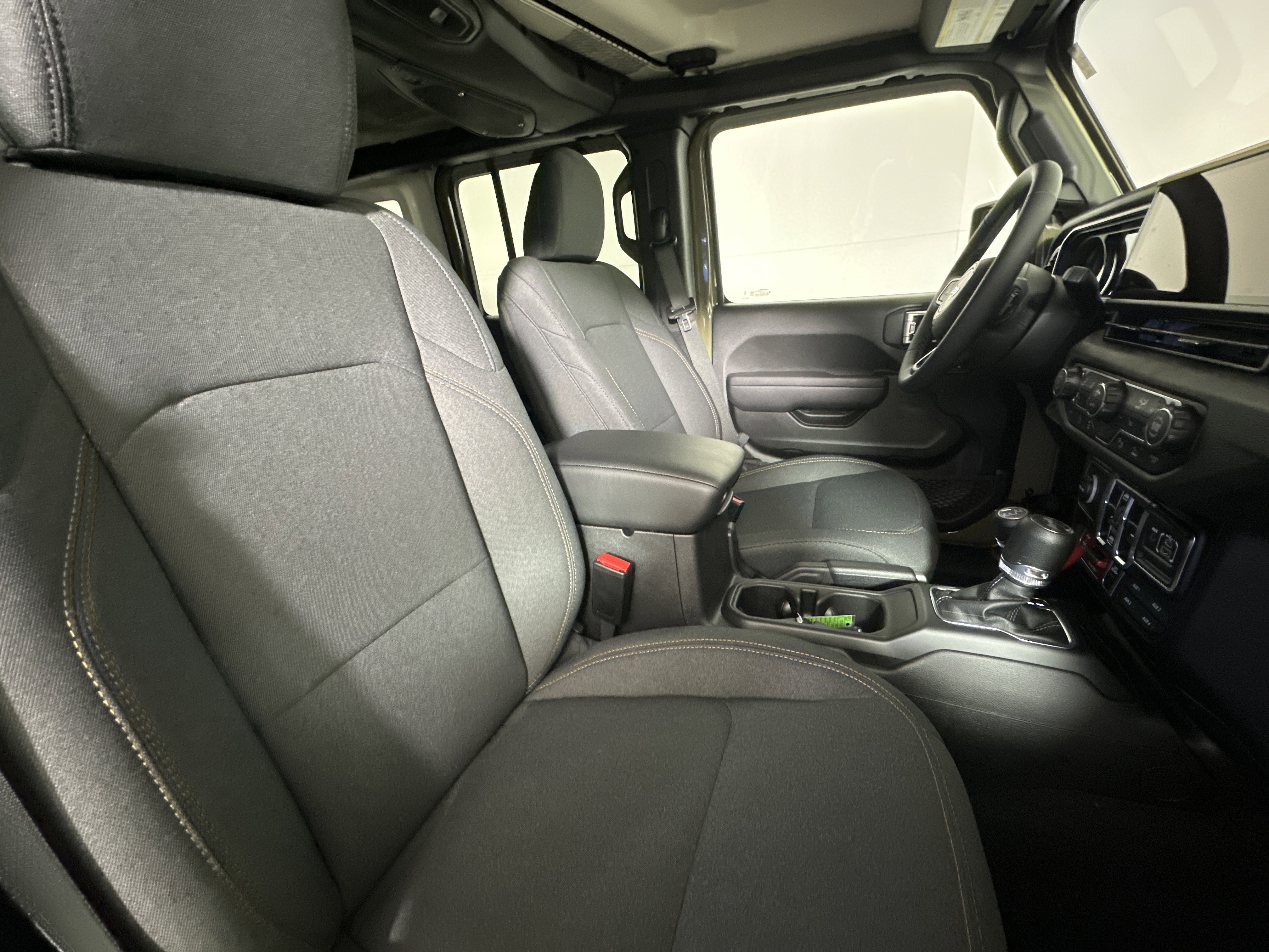 2026 Jeep Wrangler 4-Door Willys - Photo 25