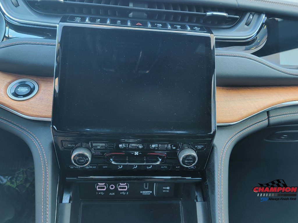 Used 2023 Black Jeep Summit image 25