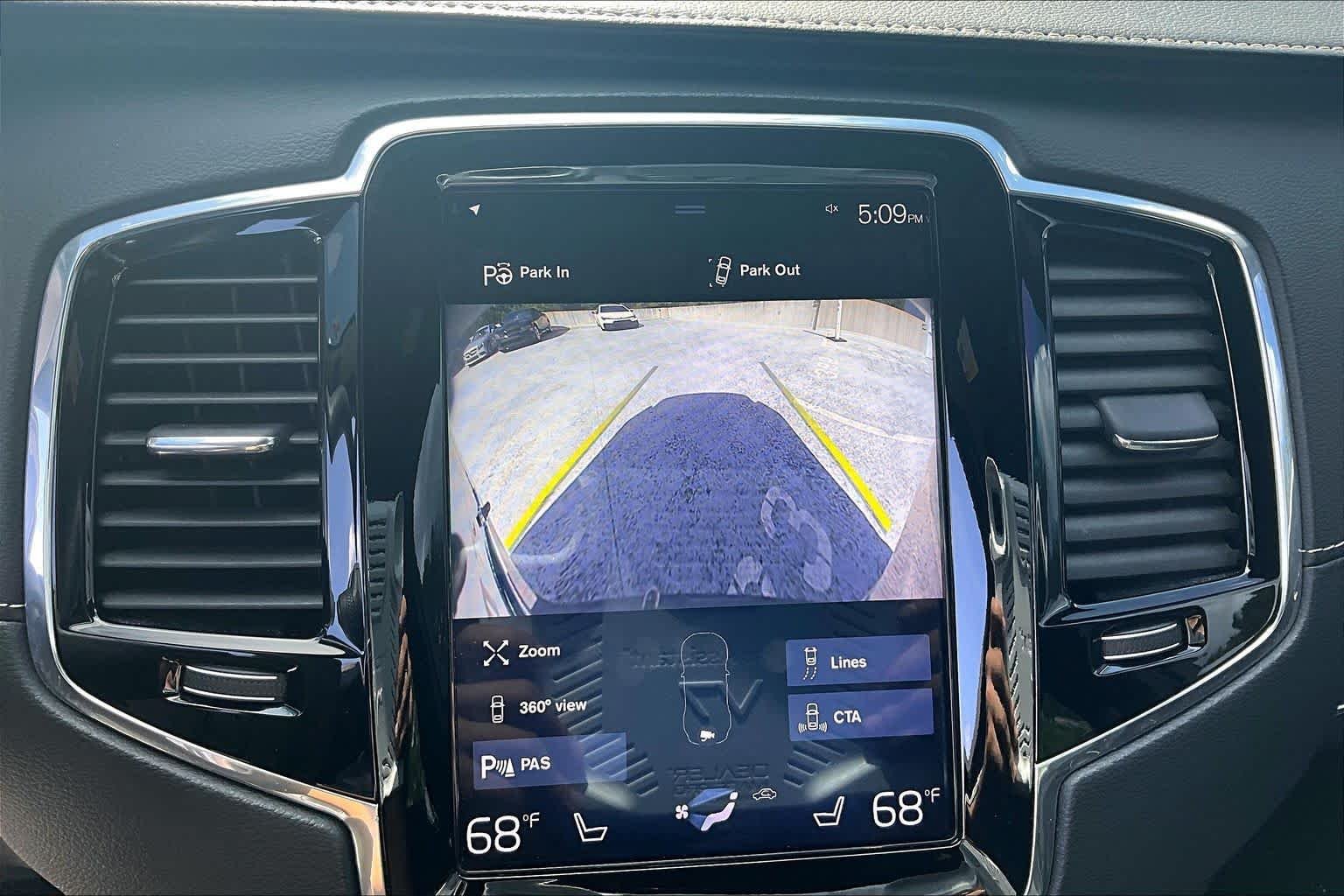 Used 2019 Osmium Grey Metallic Volvo R-Design image 27