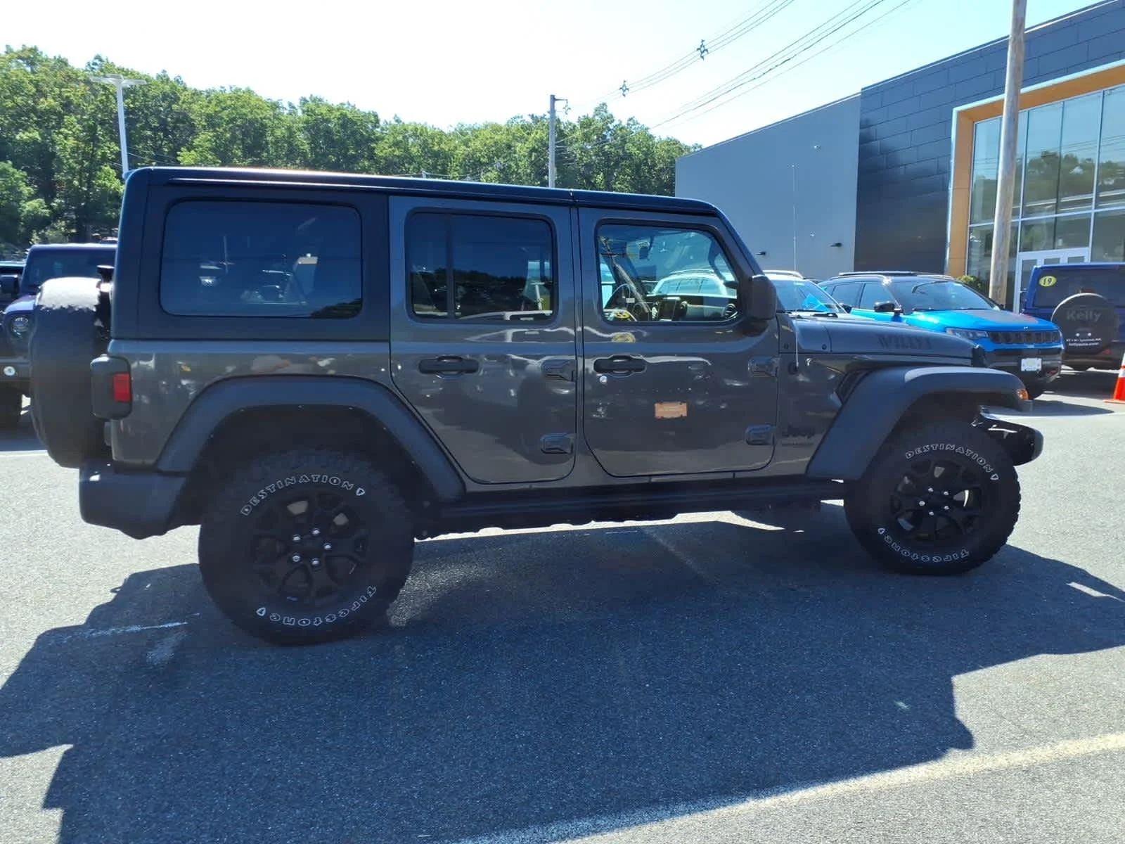 Certified Used 2022 Granite Crystal Metallic Clearcoat Jeep Unlimited Willys image 6