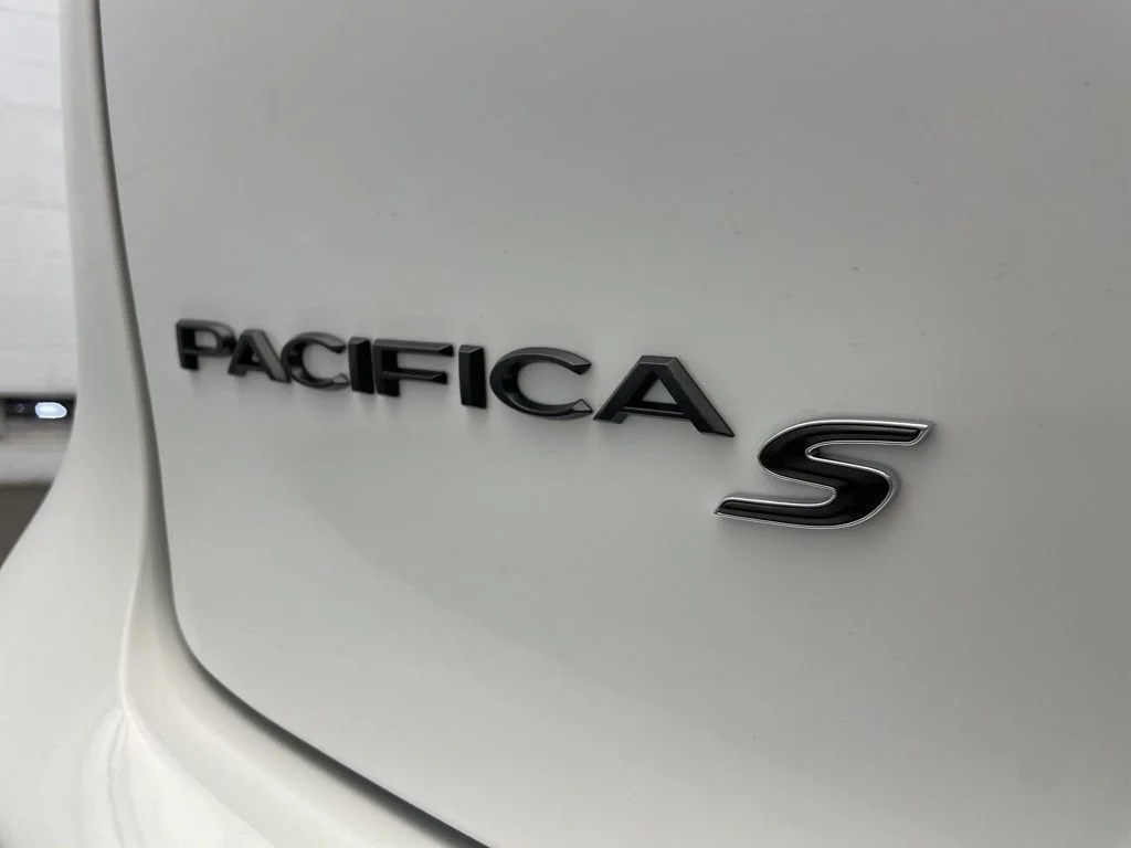 New 2026 White Chrysler Limited image 6