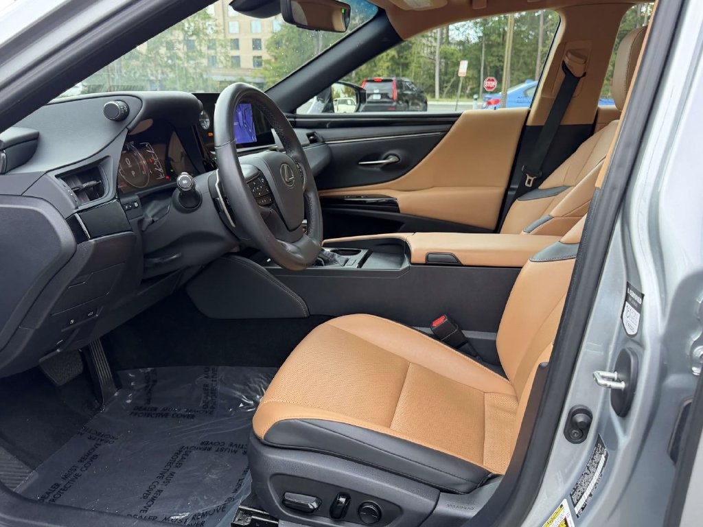 2023 Lexus ES 350 - Photo 16