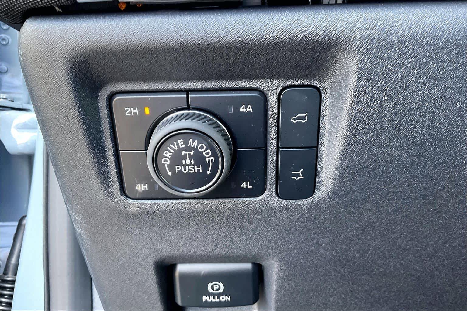 New 2027 Glacier Gray Metallic Tri-Coat Ford Tremor® image 16