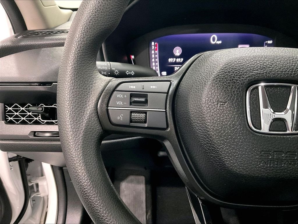 Used 2025 White Honda LX image 22