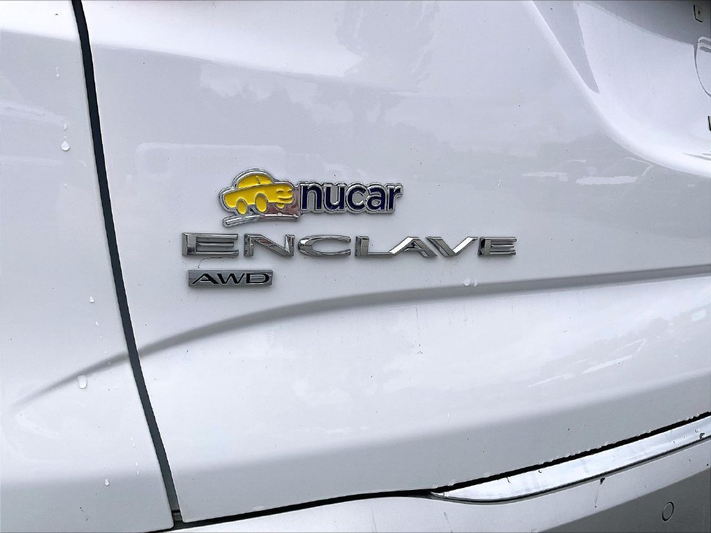 Used 2023 Summit White Buick Essence image 28