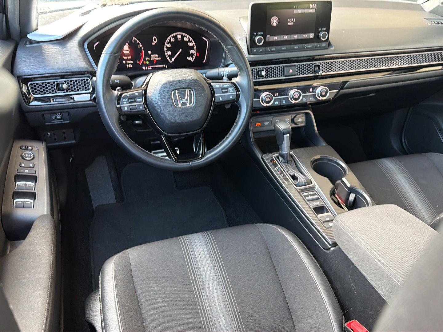 Used 2025  Honda Sport image 18