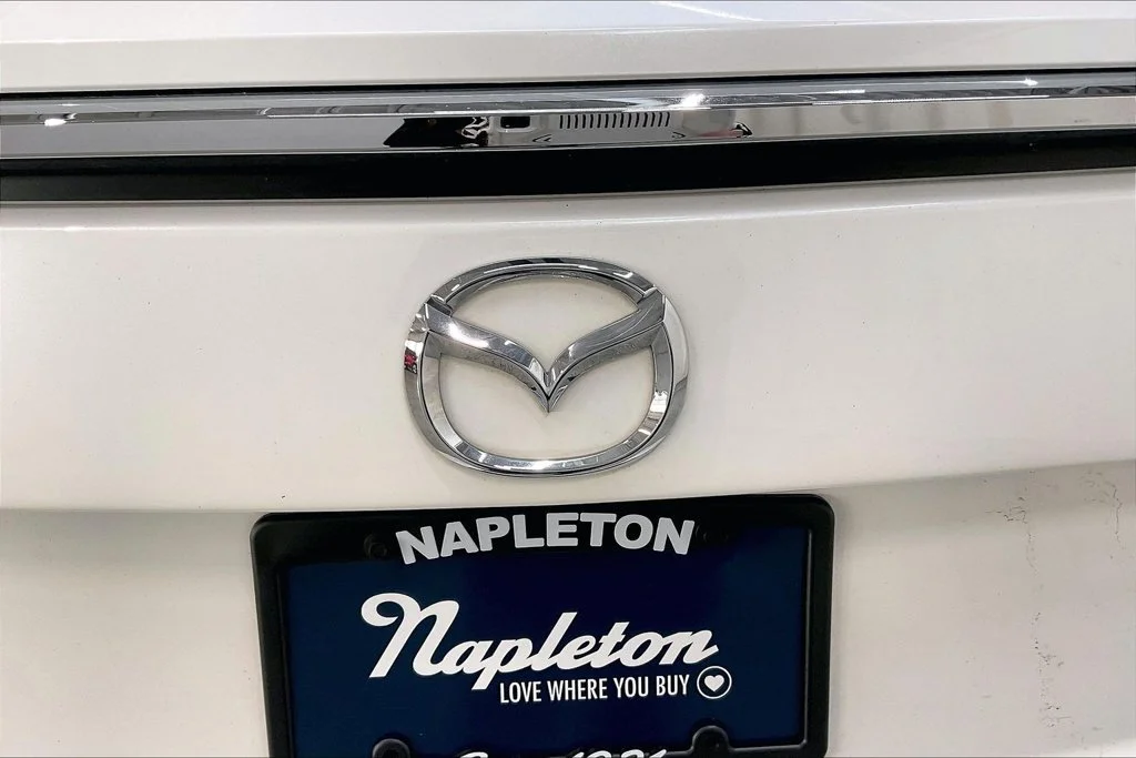 Used 2023 White Mazda Touring image 33