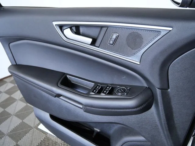 Used 2024 White Ford SEL image 26