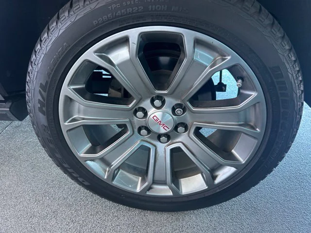 Used 2018 SATIN STEEL METALLIC GMC Denali image 6