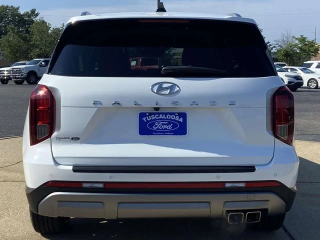 Used 2024 White Hyundai SEL image 3