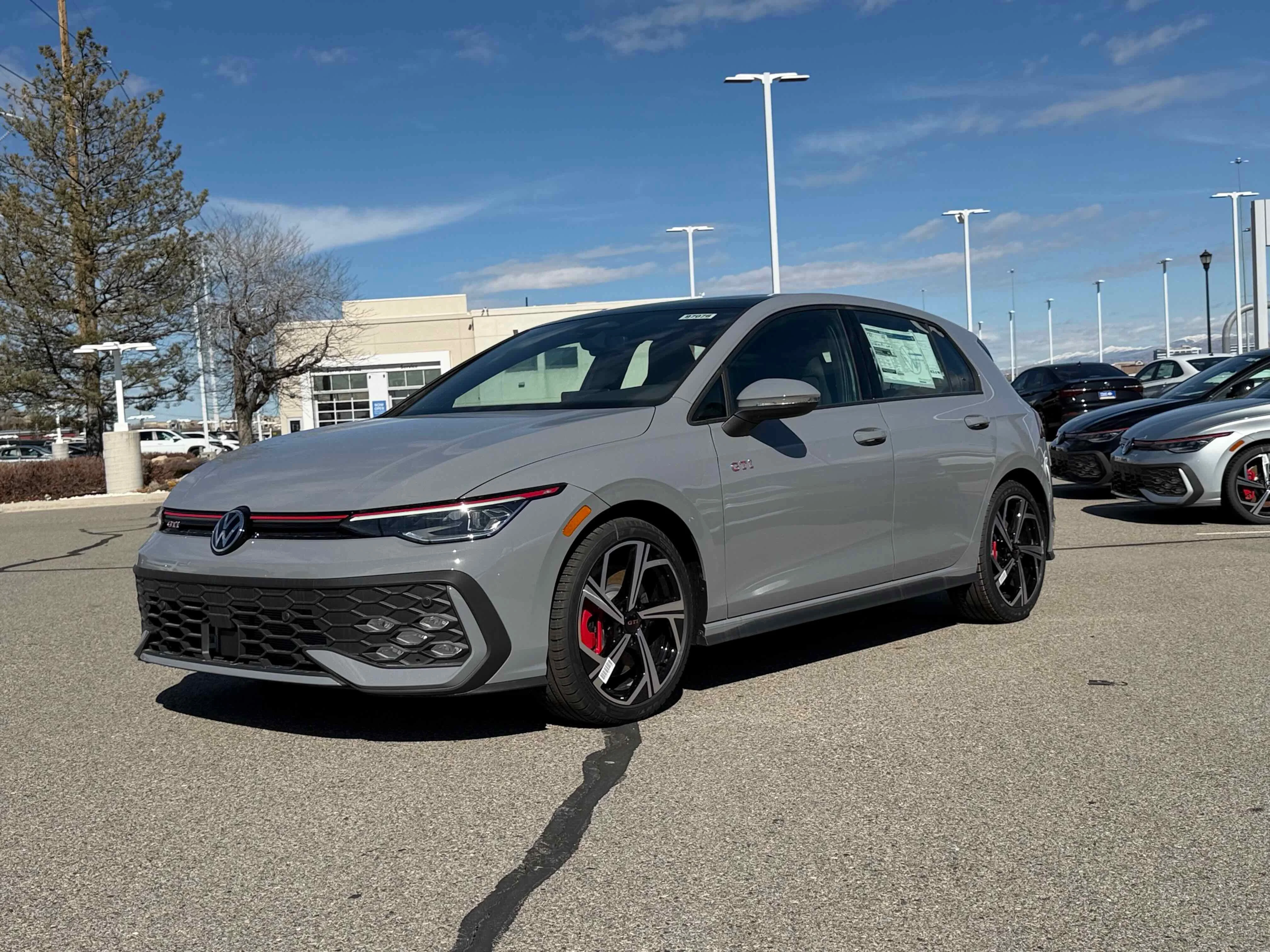 New 2026 Moonstone Volkswagen SE image 1