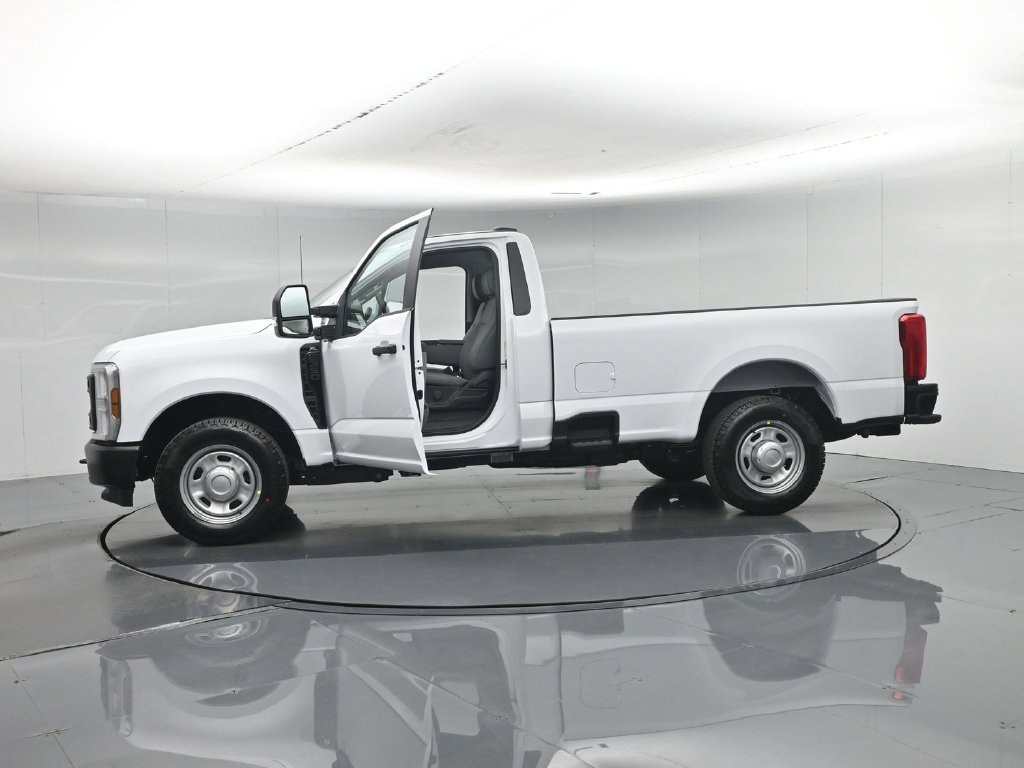 New 2027 Oxford White Ford XL image 30