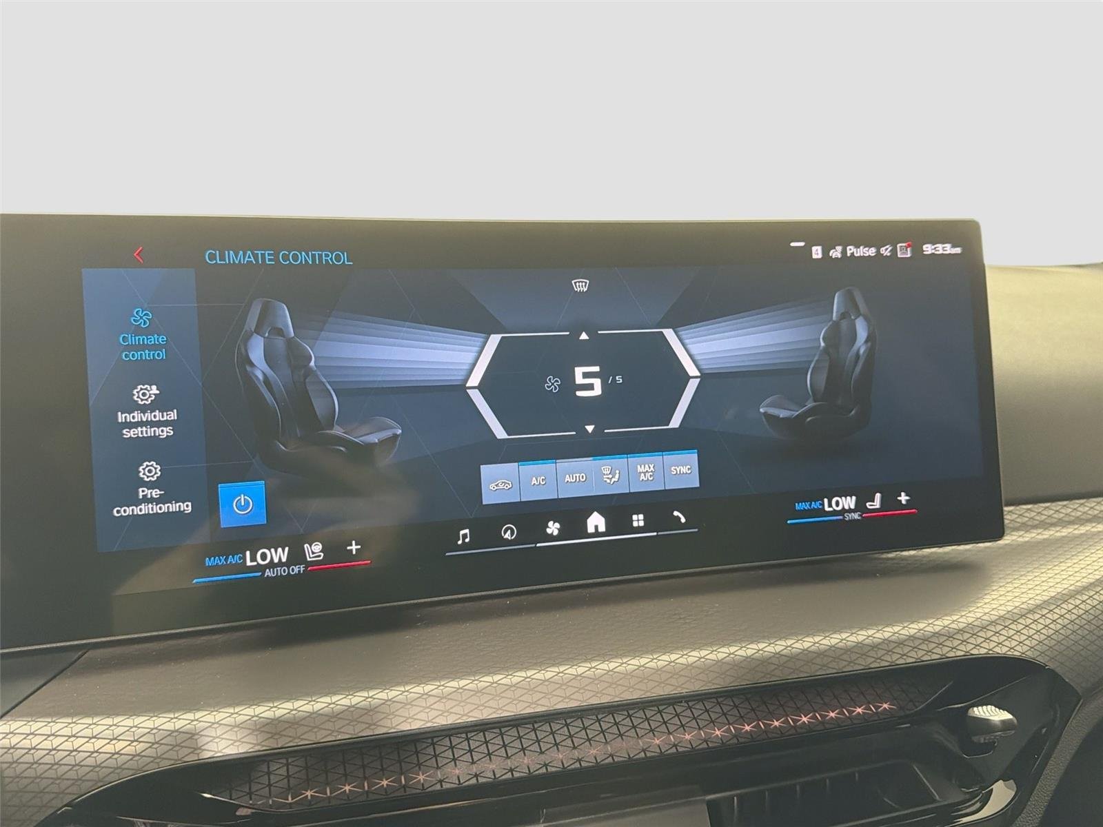 New 2026 Tanzanite Blue II Metallic BMW Competition image 16