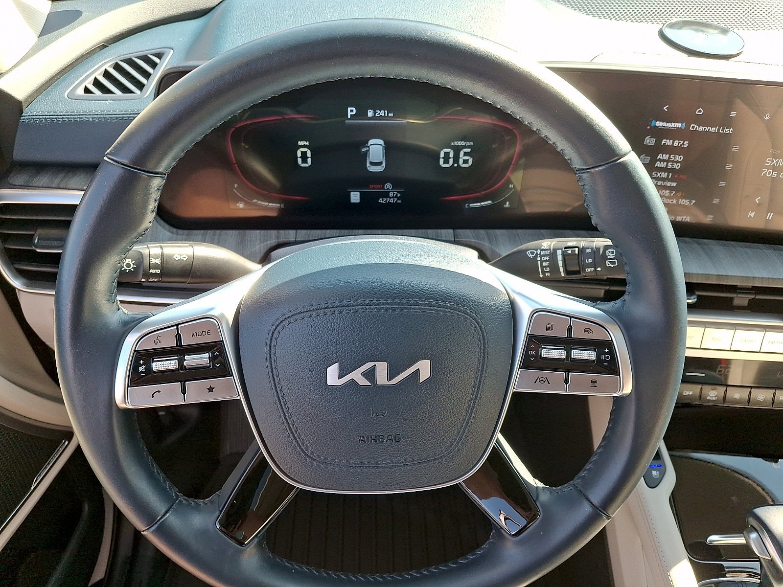 Used 2024 Glacial White Pearl Kia EX image 19
