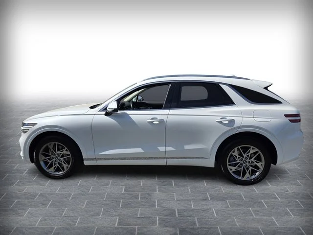 Used 2025 White Genesis 2.5T image 4