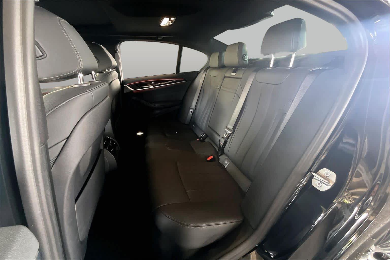 Used 2023 Black Sapphire Metallic BMW 530e image 17