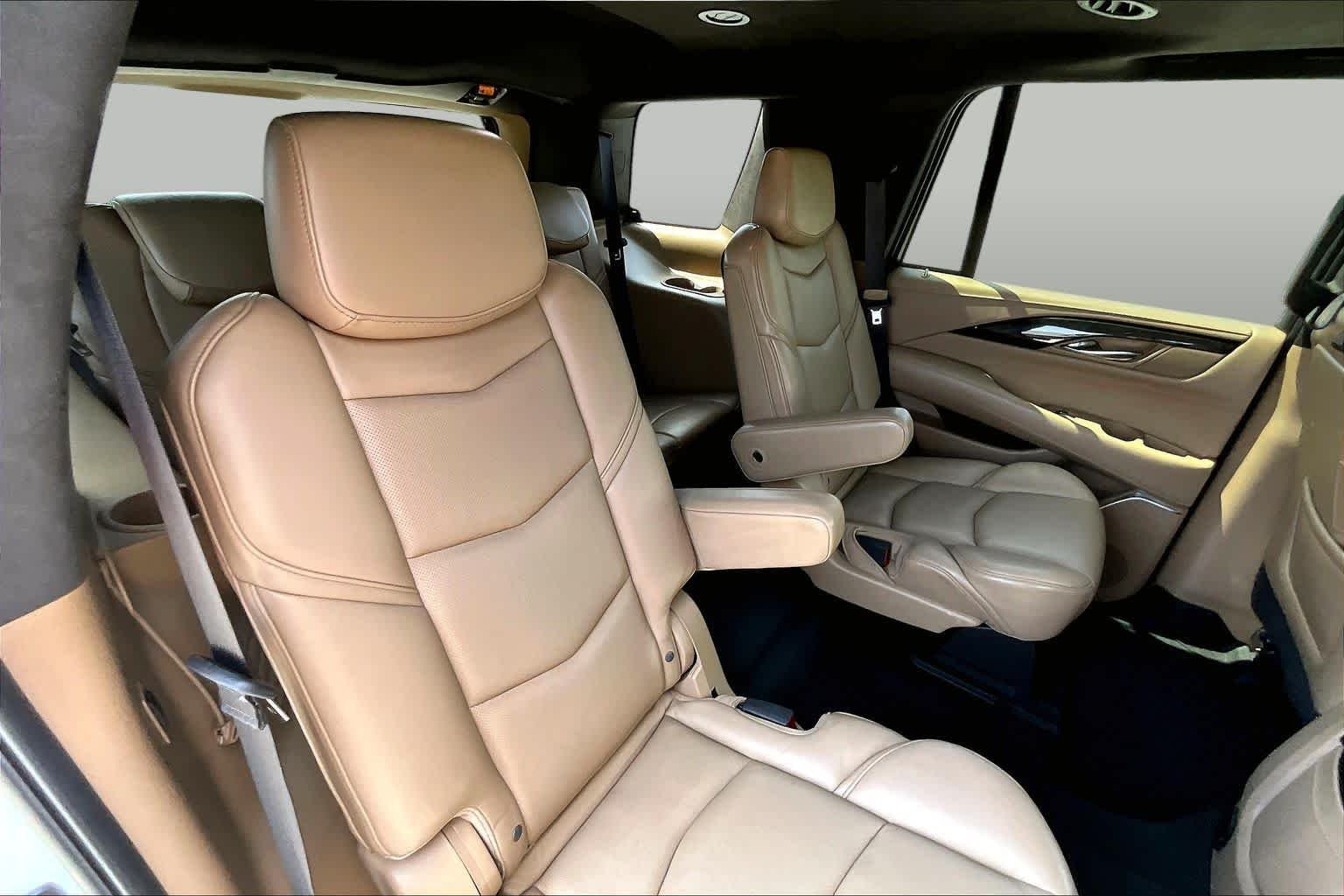 Used 2020 Crystal White Tricoat Cadillac Platinum image 20