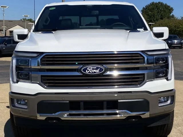 New 2026 Star White Metallic Tri-Coat Ford King Ranch image 7