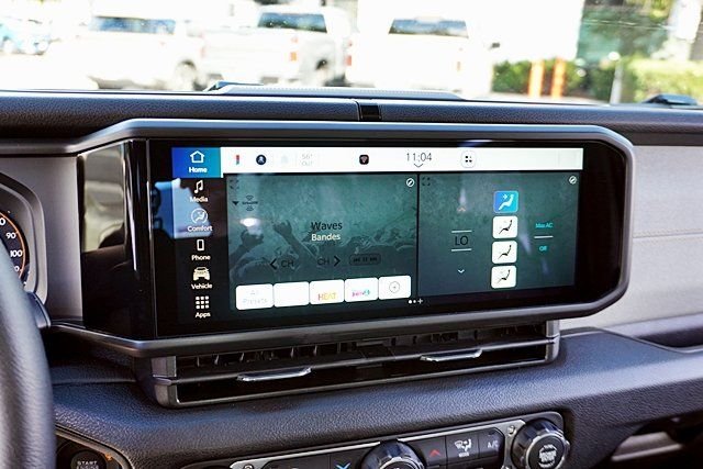 New 2026 Bright White Clear-Coat Exterior Paint Jeep Sport image 26