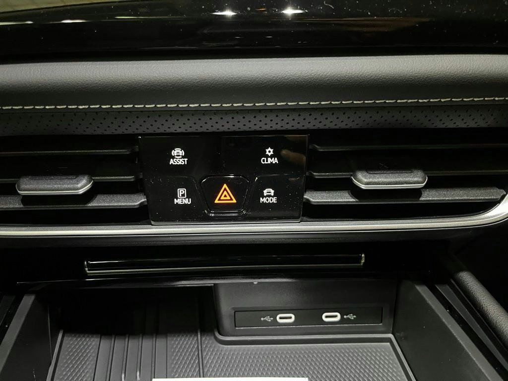 New 2026 Green Volkswagen SE w/Technology image 15