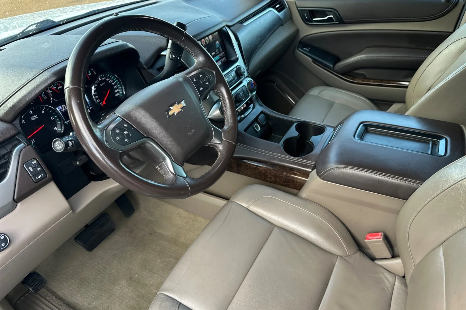 Used 2017 Iridescent Pearl Tricoat Chevrolet LT image 9