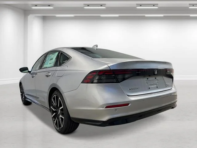 New 2026 Solar Silver Metallic Honda Touring image 3