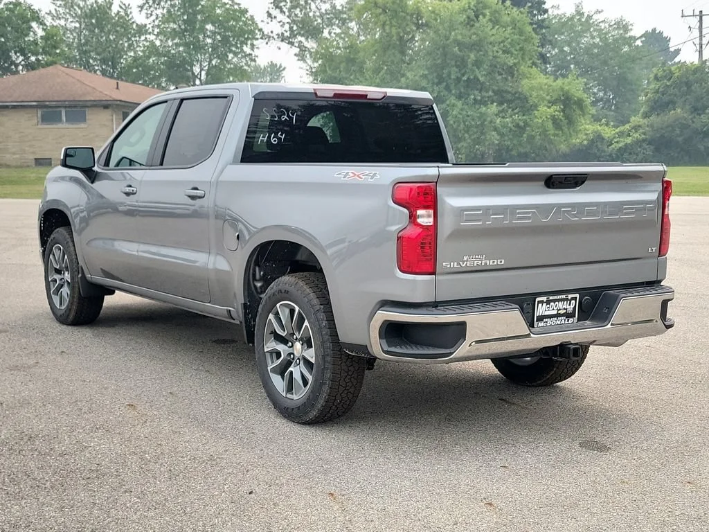 New 2026 Sterling Gray Metallic Chevrolet LT (2FL) image 4