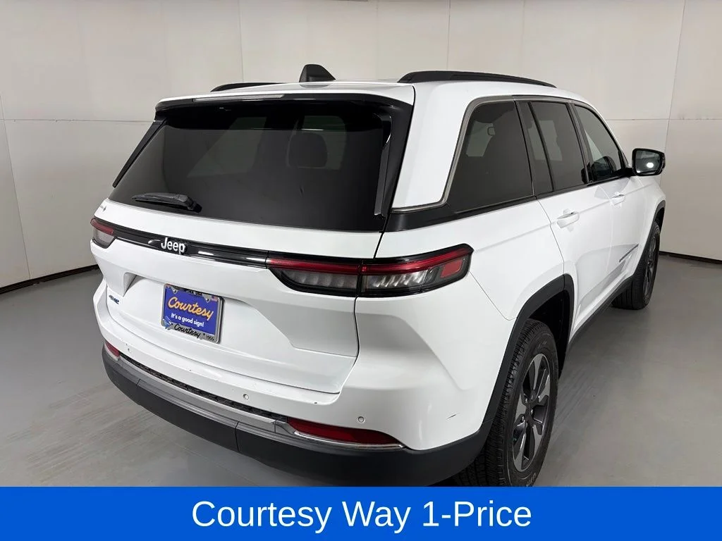 Used 2024 White Jeep 4xe image 11