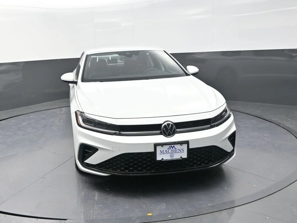 New 2026  Volkswagen 1.5T Sport image 2
