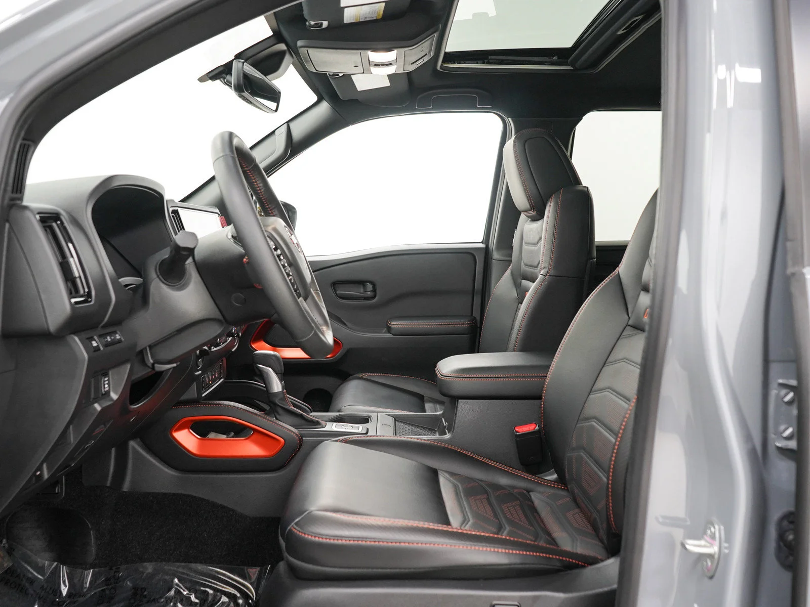 Used 2026 Boulder Gray Pearl Nissan PRO-4X image 23