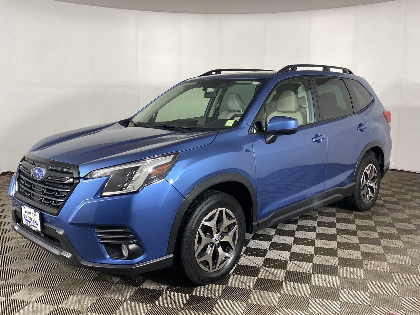 Used 2022 Horizon Blue Pearl Subaru Premium image 10