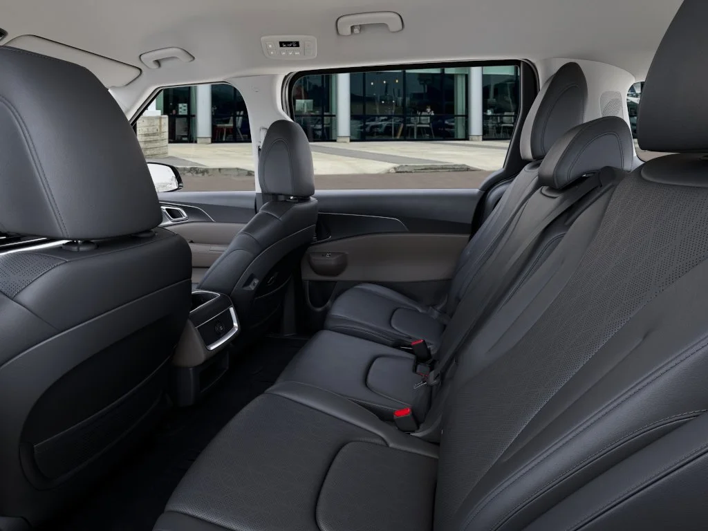 New 2026 Aurora Black Pearl Kia LXS image 18